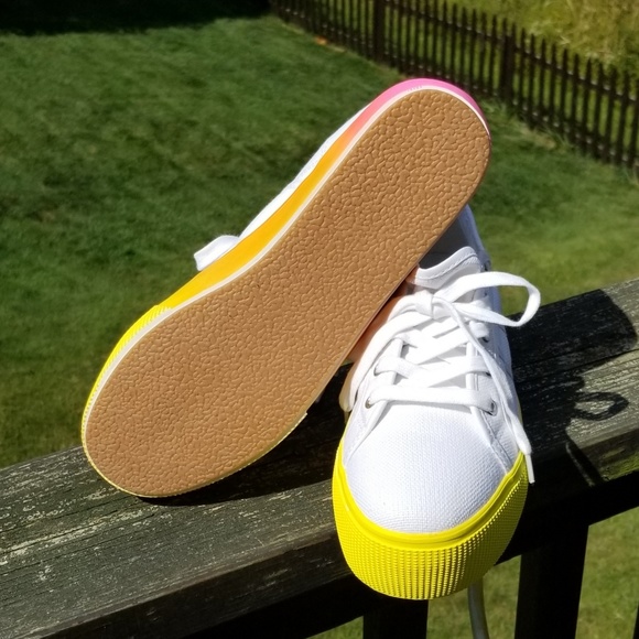 Classic White Steve Madden Ombre Platform Sneakers - Picture 2 of 8